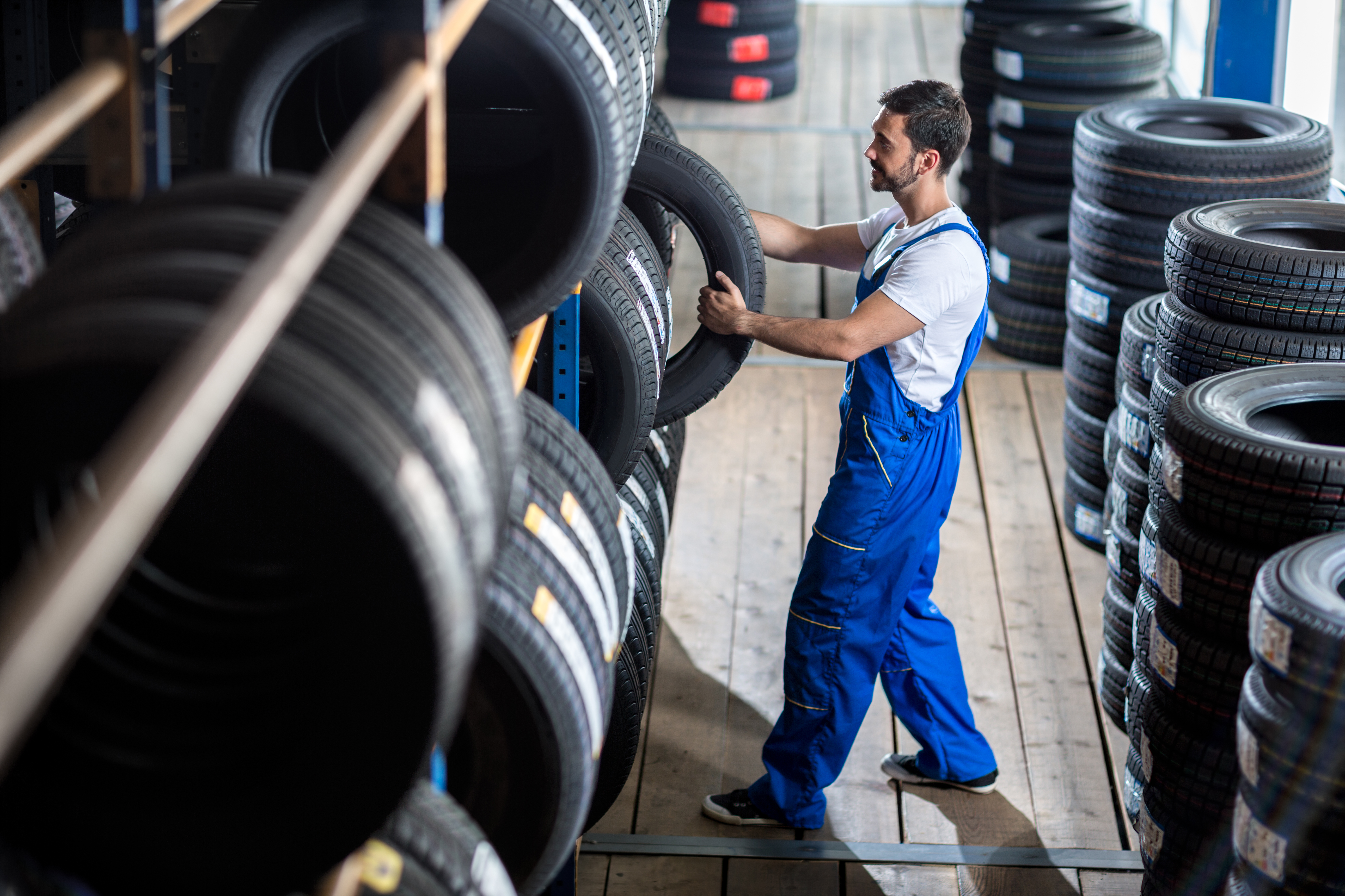 Tireweb + AutoOps: Tire Shopping and Appointment Booking Now in One Flow